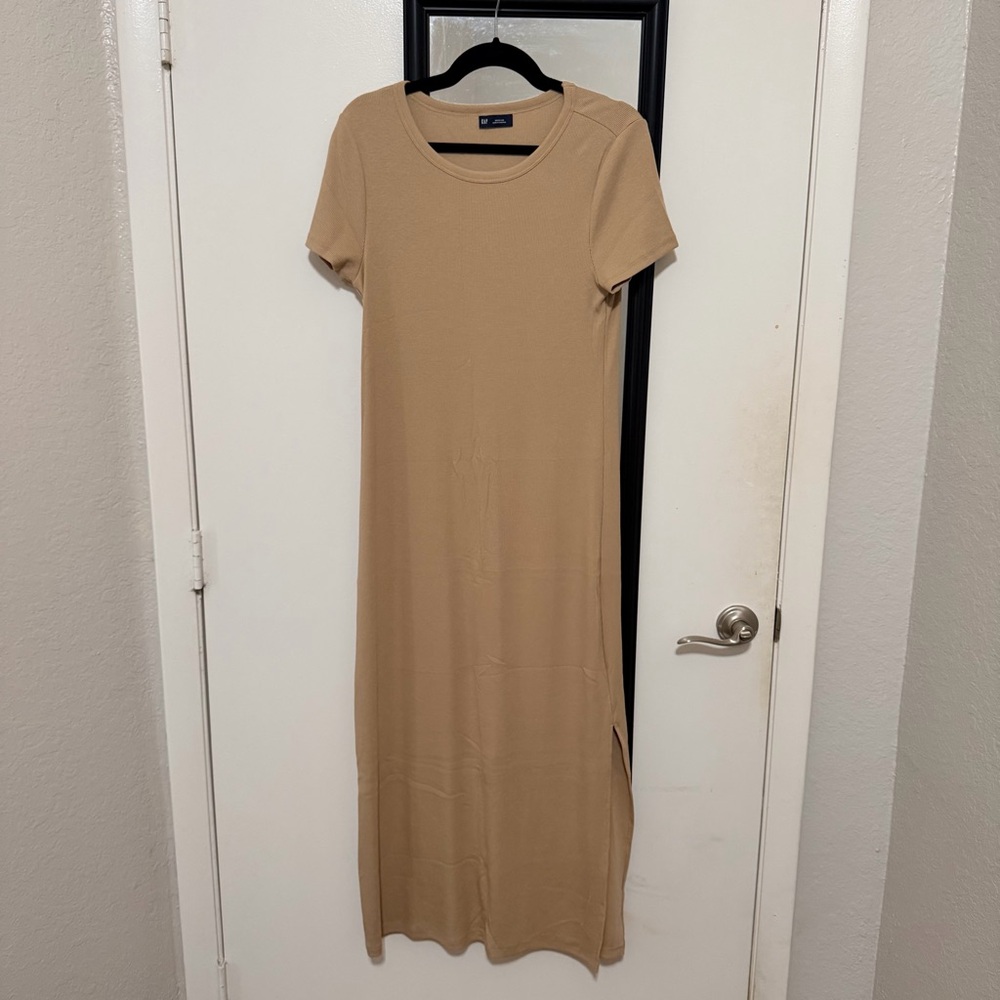 GAP Tan Short Sleeve Maxi Dress